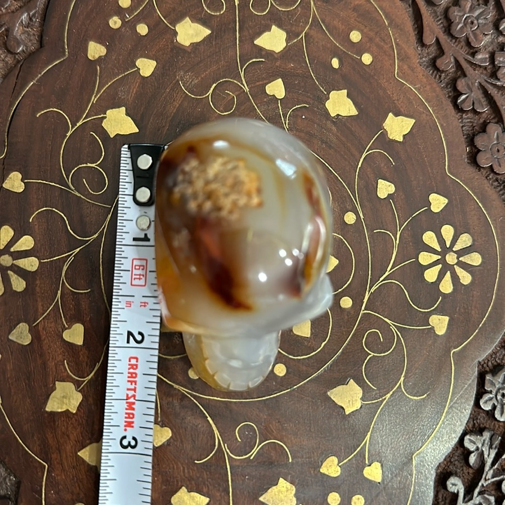 Agate skull